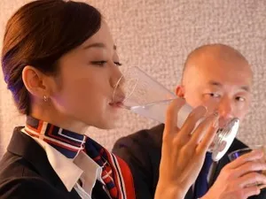 [Madou Media] Bạn gái tôi làm thêm giờ vào đêm khuya bị nhân viên chăm sóc khách hàng OL quyến rũ của cô ấy đùa giỡn - Lin Siyu
