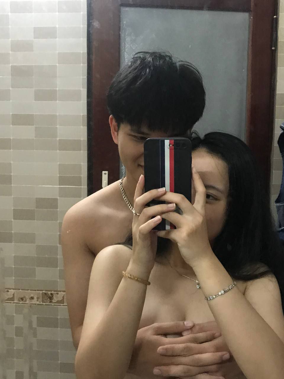 FUGA-050-C Vợ của một người hàng xóm có nhà đang bốc cháy - Một người vợ ngoại tình đã bị phát hiện và đuổi khỏi nhà, và cô ấy sẽ không cho tôi ngủ cho đến khi tôi hết tinh trùng - 3 ngày 3 đêm quan hệ tình dục đến ướt xương