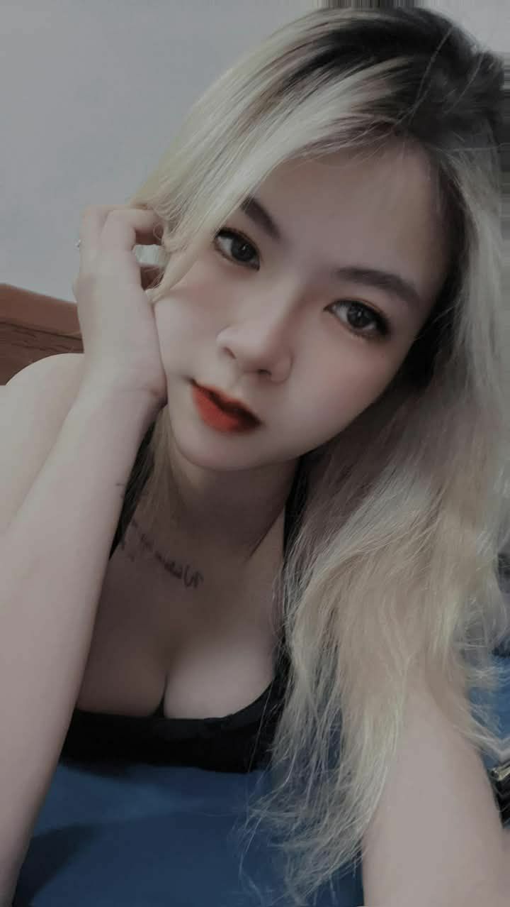 Chú giúp cháu gái thỏa mãn vì Người chồng mãi mê công việc